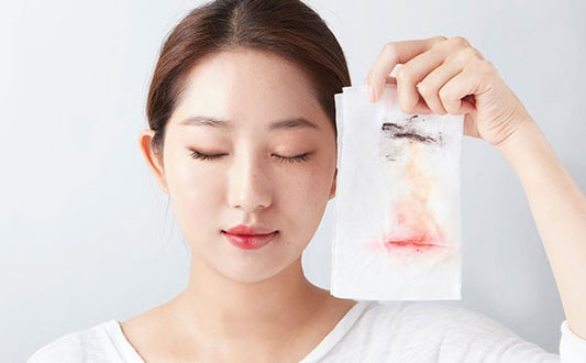 Bật mí công thức làm nước tẩy trang tự nhiên tại nhà