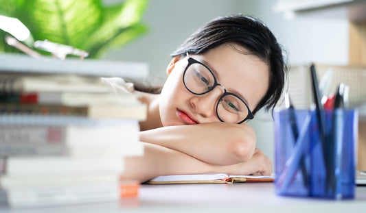 Những bạn hay đeo kính phải lưu ý điều này nếu không muốn vùng da quanh mắt bị lão hóa nhanh chóng