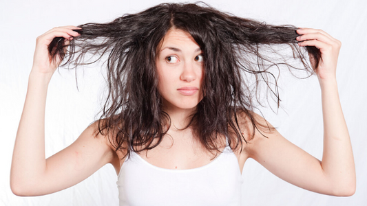 Tuyệt chiêu giải thoát phụ nữ khỏi cơn ác mộng tóc bết